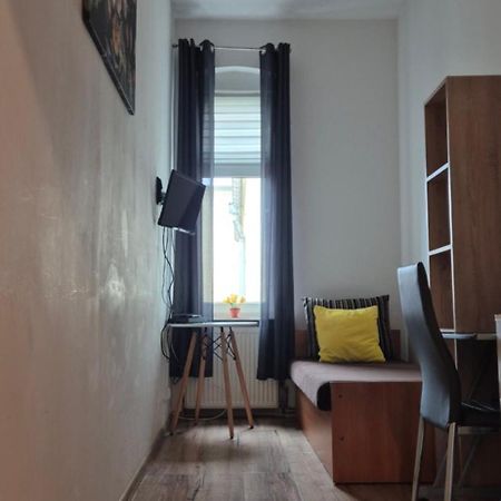 Hostel Tulip - Pokoj Nr 8 Ze Wspolna Lazienka I Kuchnia Štetín Exteriér fotografie